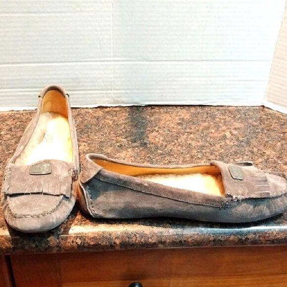 Ugg Australia Gray Suede Loafers for Women...Size 7...LIKE NEW. - Picture 1 of 6